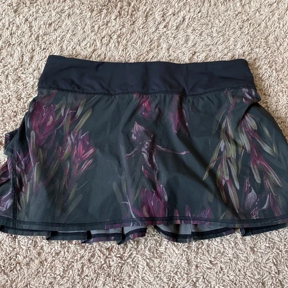 LuluLemon Athletica black and yellow floral skirt - Picture 4 of 6